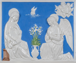 Formella in maiolica raffigurante l'Annunciazione