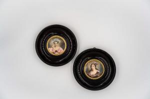 Coppia di miniature con ritratti di dame