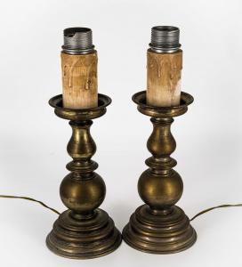 Coppia di candelieri a balaustro in stile Seicento