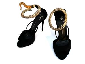 Giuseppe Zanotti, Sandalo gioiello in camoscio nero Giuseppe Zanotti, Sandalo gioiello in camoscio nero