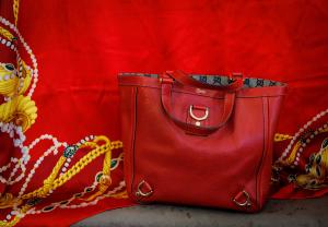 Gucci, Borsa a mano in pelle rossa Gucci, Borsa a mano in pelle rossa