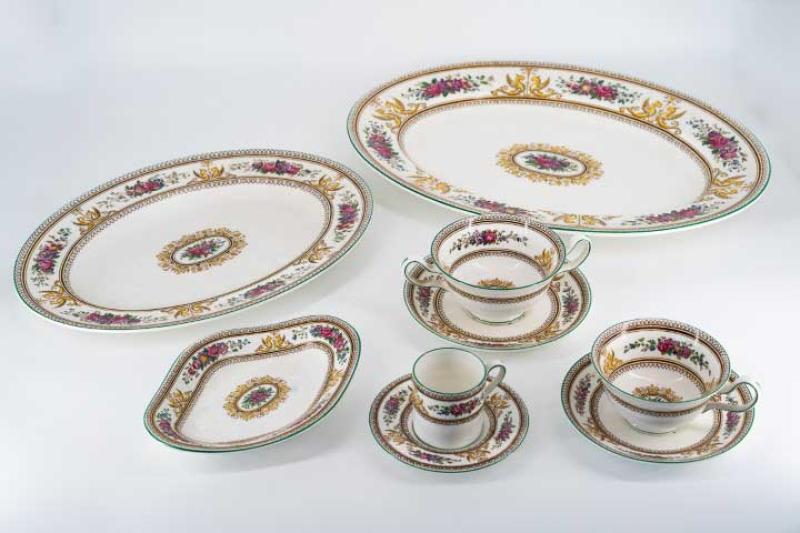 Servito da 12 in terraglia avorio, Wedgwood Servito da 12 in terraglia avorio, Wedgwood