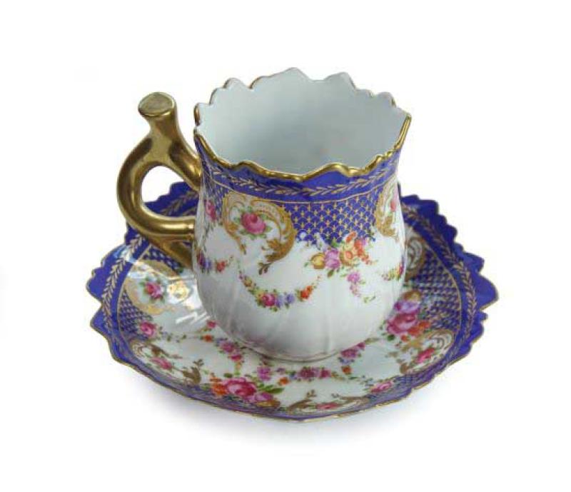 Tazza con piattino in porcellana policroma, Limoges Tazza con piattino in porcellana policroma, Limoges