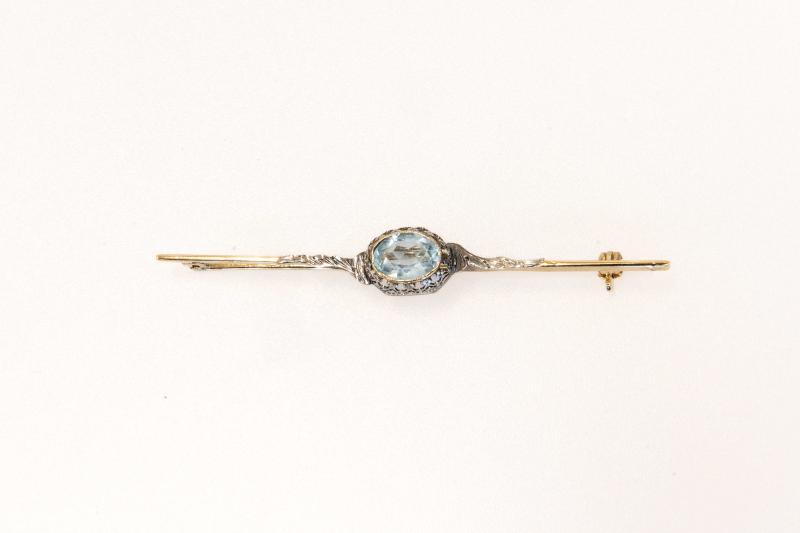 Spilla in oro e argento con acquamarina