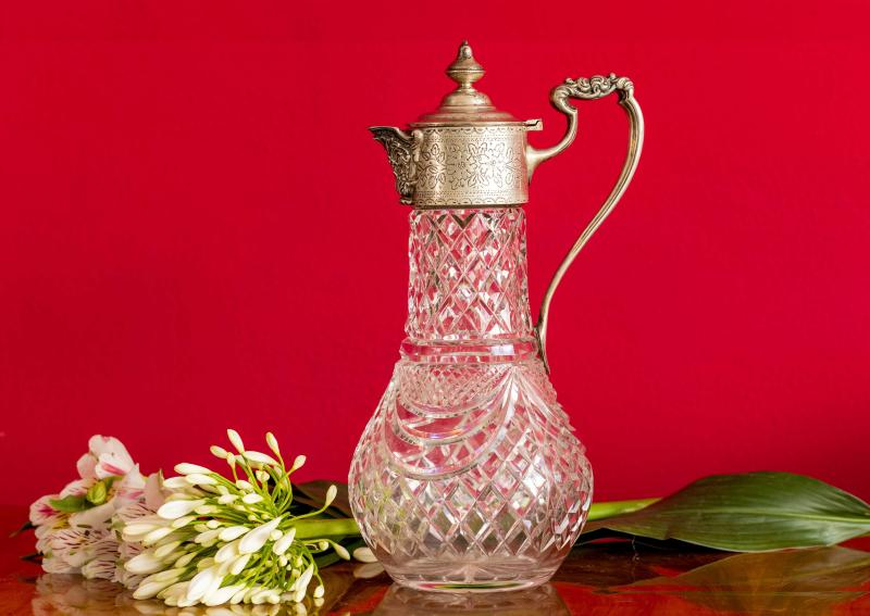 Caraffa vittoriana in vetro controtagliato Caraffa vittoriana in vetro controtagliato