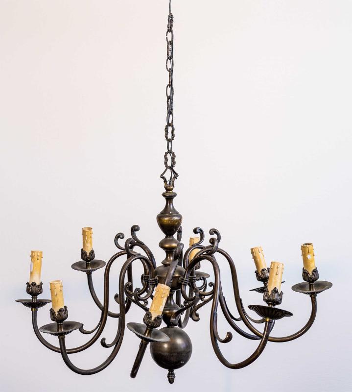 Lampadario in ottone brunito Lampadario in ottone brunito