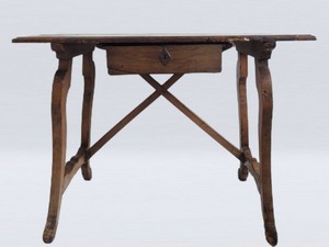 Tavolo scrittoio rustico in noce