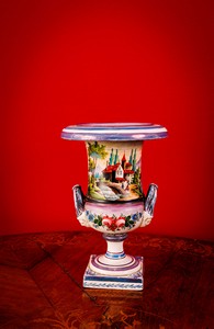 Vaso a calice in maiolica policroma