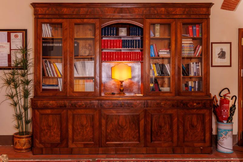 Grande libreria a doppio corpo in radica