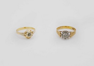 Due anelli in oro giallo 750