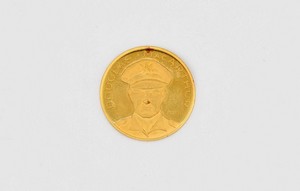 Medaglia in oro con il ritratto di Arthur Douglas, Enciclopedia numismatica internazionale