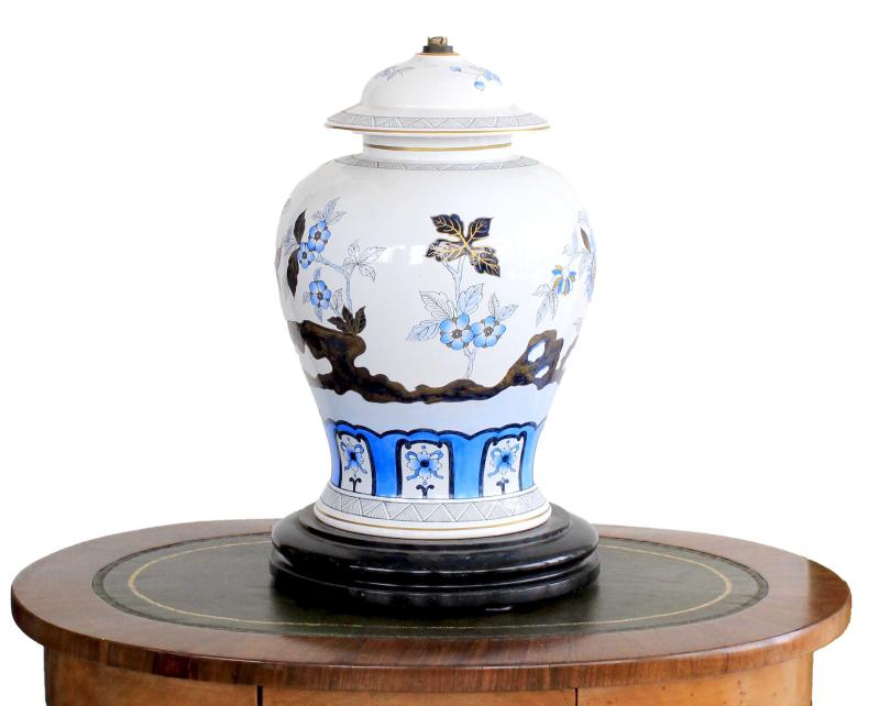 Lume con vaso in stile orientale Lume con vaso in stile orientale