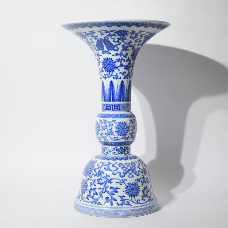 Imponente vaso cinese da altare bianco-blu