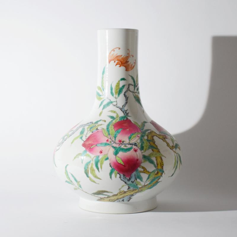 Vaso cinese con pesche