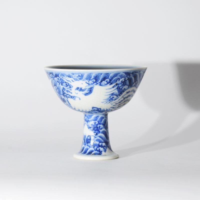 Tazza cinese a stelo bianco-blu