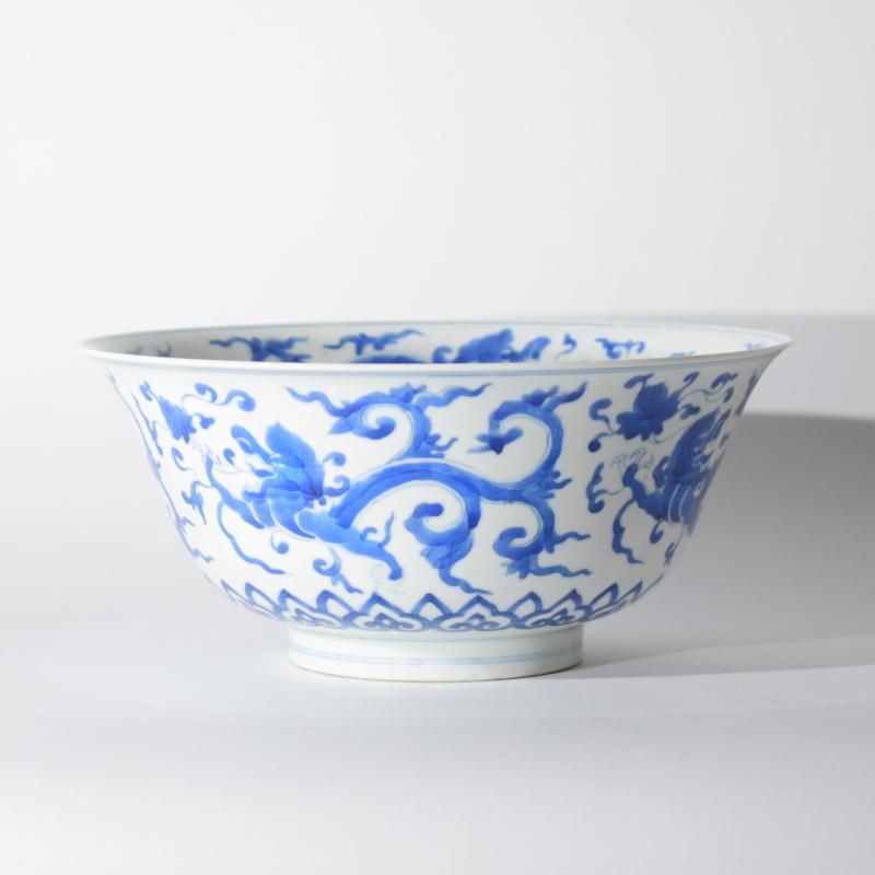 Bella ciotola cinese in porcellana bianco-blu