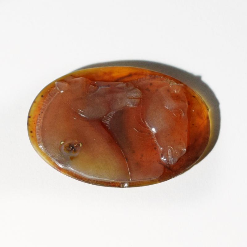 Raffinato cammeo in corniola Raffinato cammeo in corniola