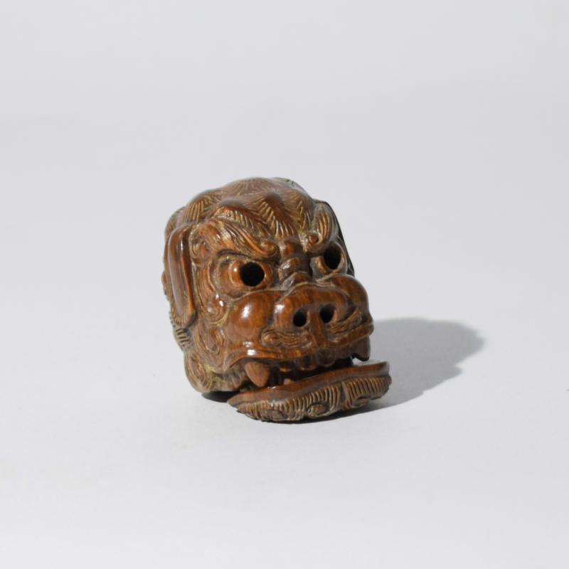 Netsuke giapponese a forma di testa leonina Netsuke giapponese a forma di testa leonina