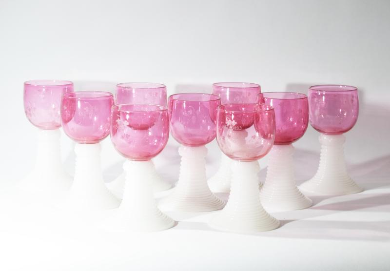 Nove bicchieri in vetro rosa Roemer Nove bicchieri in vetro rosa Roemer