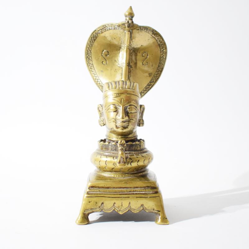 Altare Mukhalinga con naga Altare Mukhalinga con naga