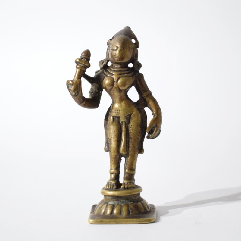 Bronzo devozionale raffigurante Shri Devi con fiore di loto Bronzo devozionale raffigurante Shri Devi con fiore di loto